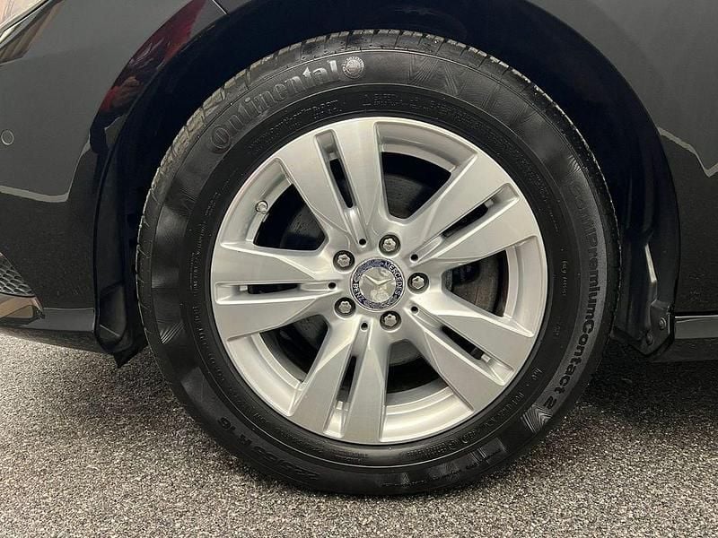 Gebraucht Mercedes E200 156 PS (114 kW) 2015 Obsidianschwarz Limousine