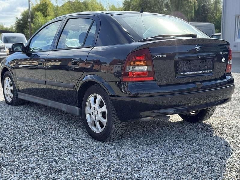 Gebraucht Opel Astra 103 PS (75 kW) 2004 Schwarz Limousine