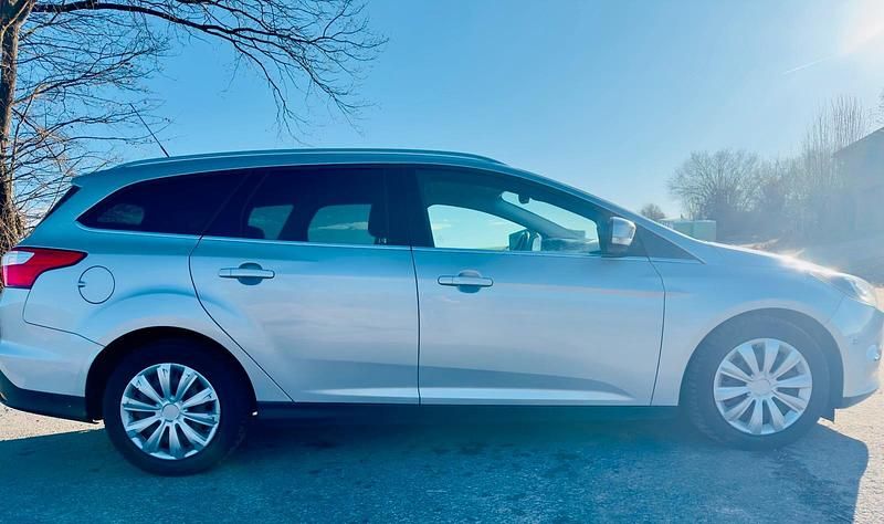 Gebraucht Ford Focus Titanium 140 PS (102 kW) 2014 Silber Kombi