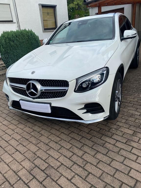 Weiß Gebraucht 2019 Mercedes GLC250 AMG Coupé | 32.000 € (Superpreis) - Bild 1/4