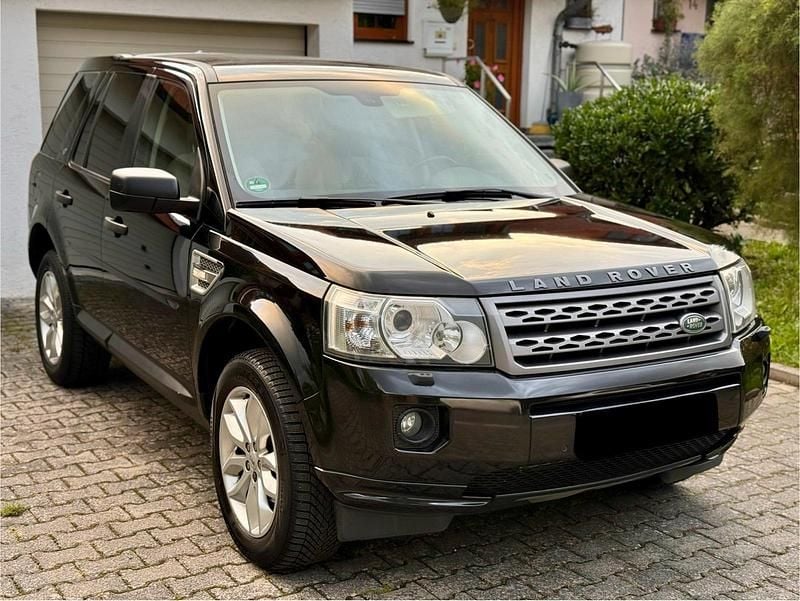 Schwarz Gebraucht 2011 Land Rover Freelander 2 HSE SUV | 7.400 € (Fairer Preis) - Bild 1/4