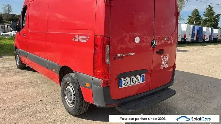 Gebraucht Mercedes E-Sprinter 85 kW (116 PS) 2021 Rot Van