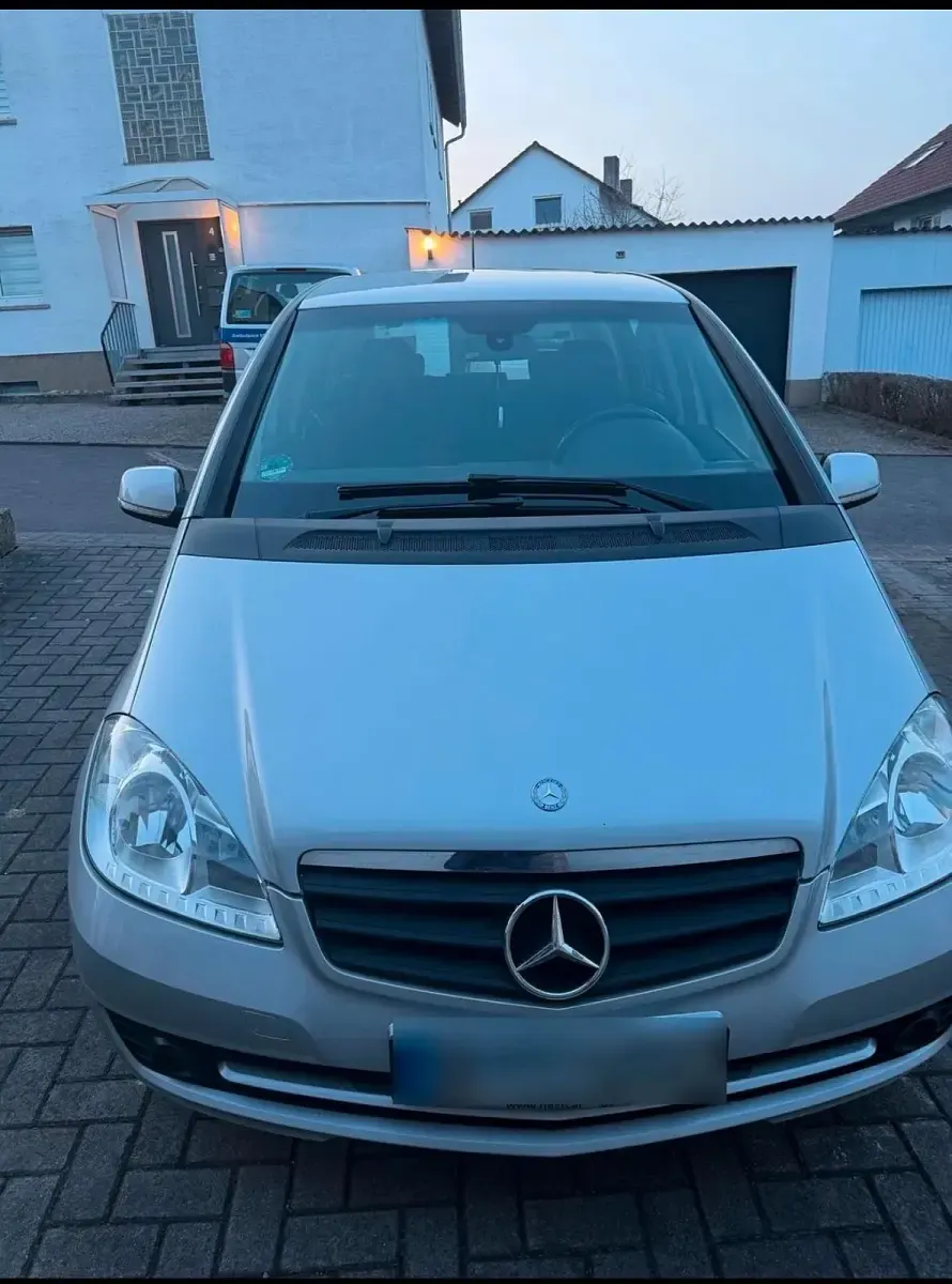Gebraucht Mercedes A150 95 PS (69 kW) 2009 Silber Kleinwagen
