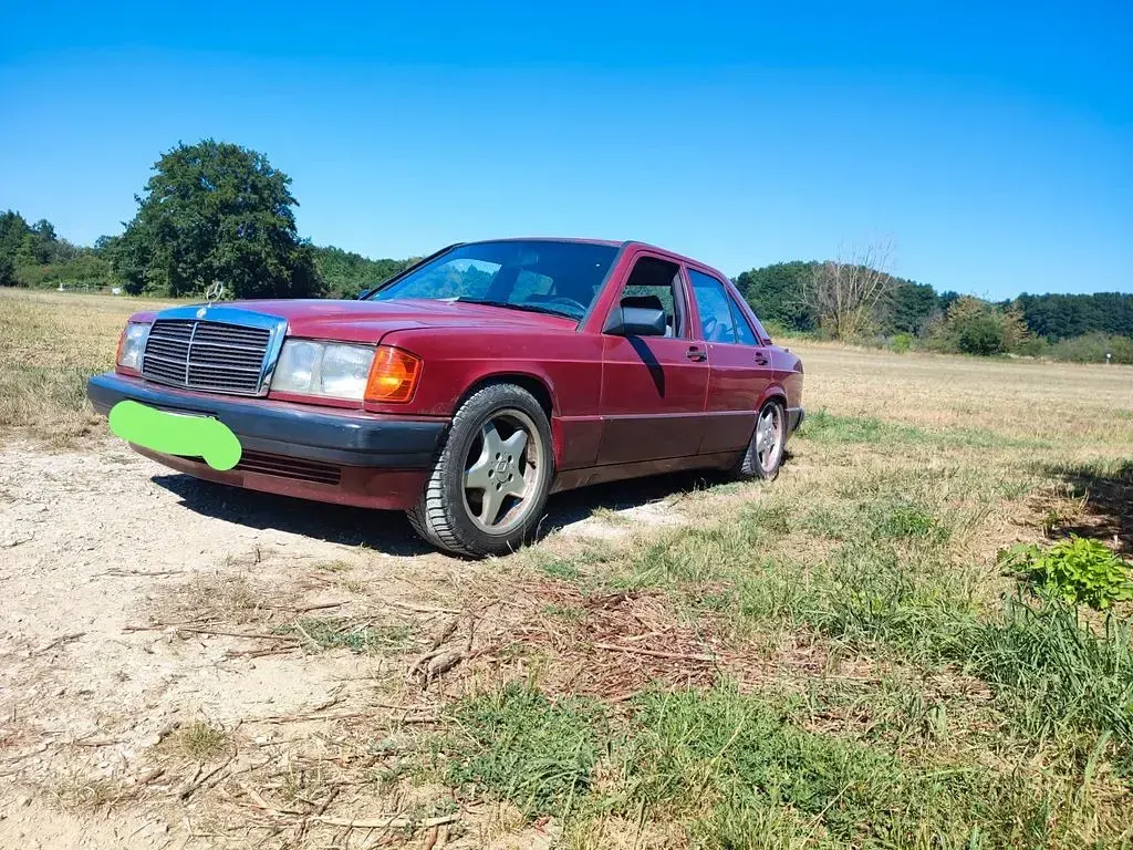 Gebraucht Mercedes 190 109 PS (80 kW) 1990 Rot Limousine