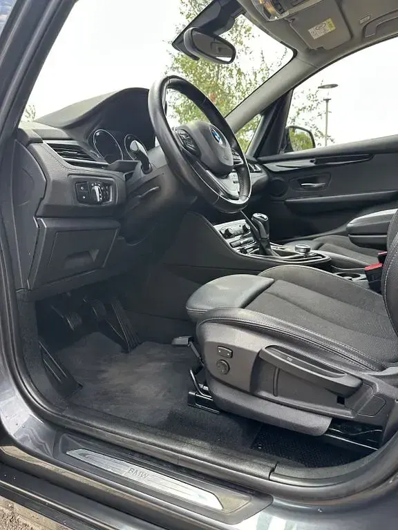 Gebraucht BMW 218 Active Tourer Sport Line 140 PS (102 kW) 2019 Grau Van / Kleinbus