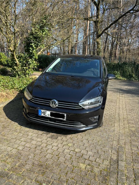 Schwarz Gebraucht 2017 VW Golf Sportsvan Sound Van / Kleinbus | 11.900 € (Guter Preis) - Bild 1/4