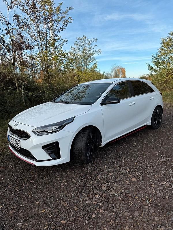 Gebraucht Kia Ceed GT GT 204 PS (150 kW) 2019 Weiß Limousine