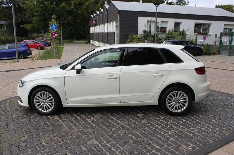 Weiß Gebraucht 2014 Audi A3 Ambiente Kleinwagen | 8.500 € (Guter Preis) - Bild 1/4