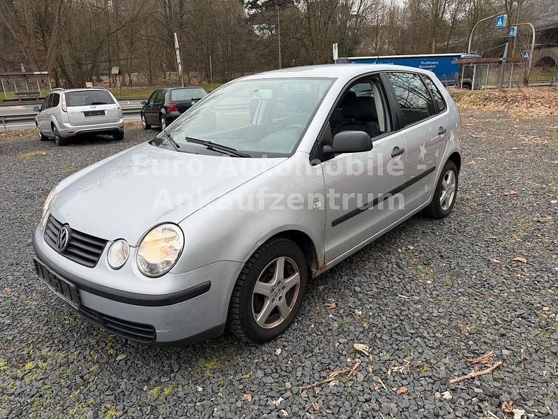 Grau Gebraucht 2003 VW Polo Comfortline Limousine | 990 € (Guter Preis) - Bild 1/4