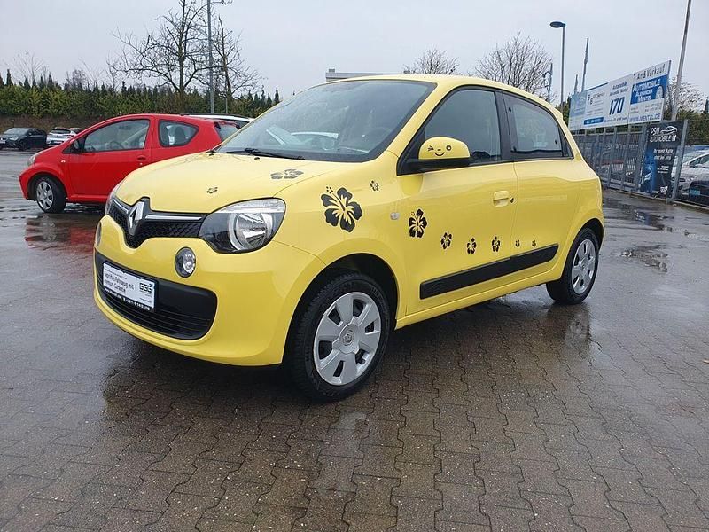 Second-hand Renault Twingo Expression 71 CP (52 kW) 2014 Galben Hatchback