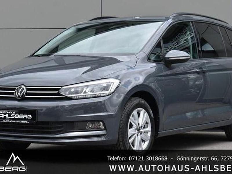 Delfingrau Gebraucht 2023 VW Touran Comfortline Van / Kleinbus | 31.900 € (Etwas zu teuer) - Bild 1/4