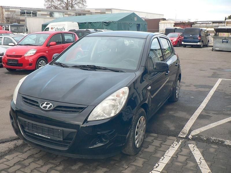 Gebraucht Hyundai i20 Classic 77 PS (56 kW) 2012 Schwarz Kleinwagen