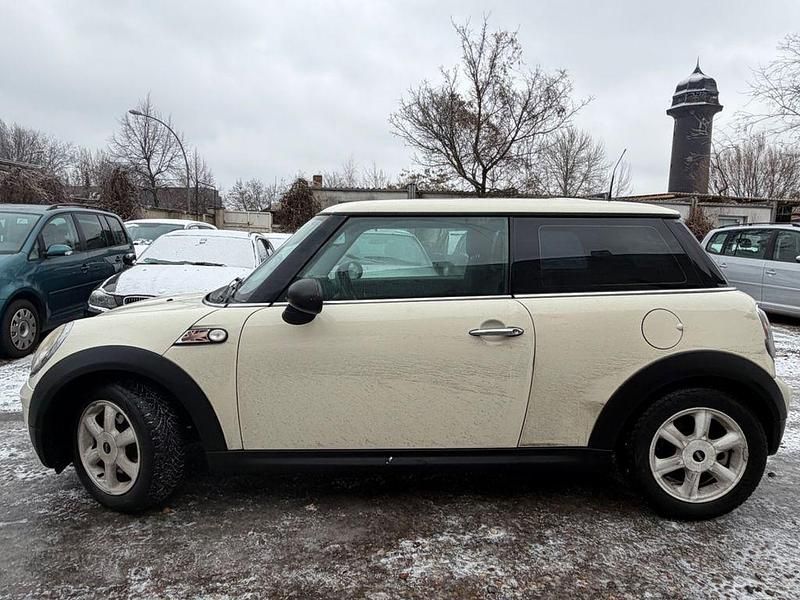 Usado Mini ONE 75 HP (55 kW) 2010 Bege Citadino