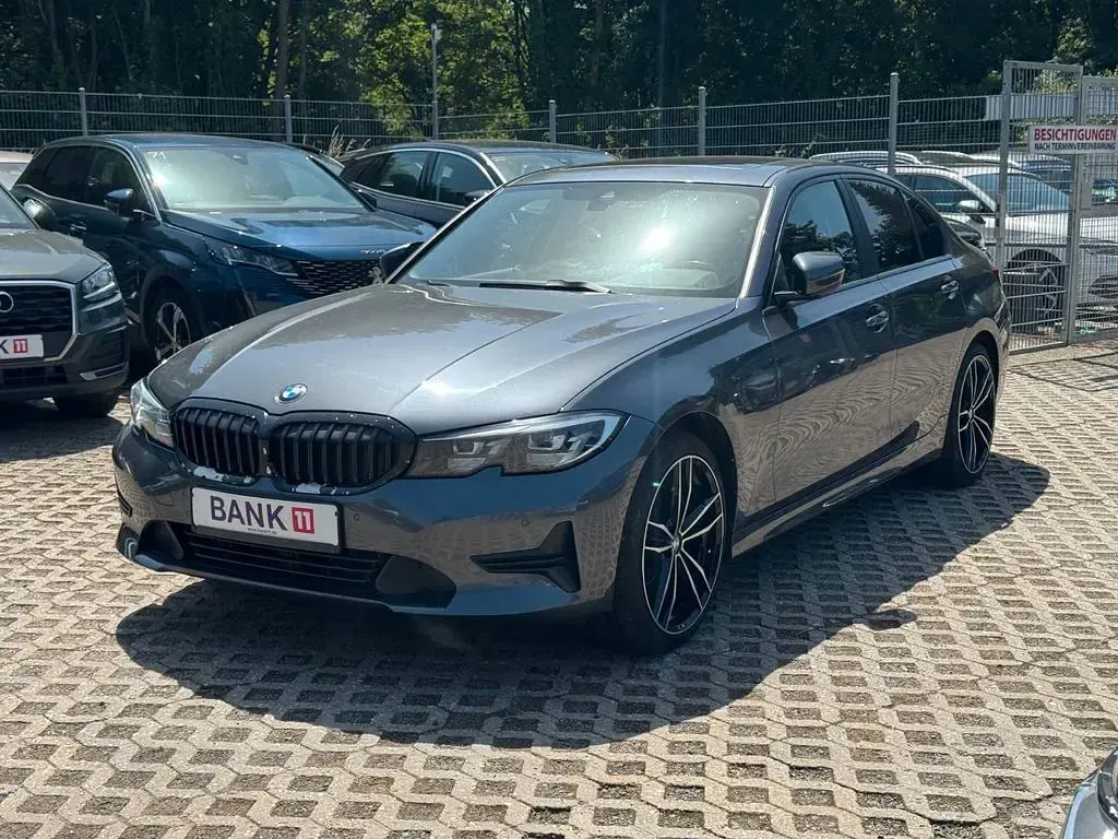 Gebraucht BMW 318 136 PS (100 kW) 2020 Mineralgrau metallic Limousine