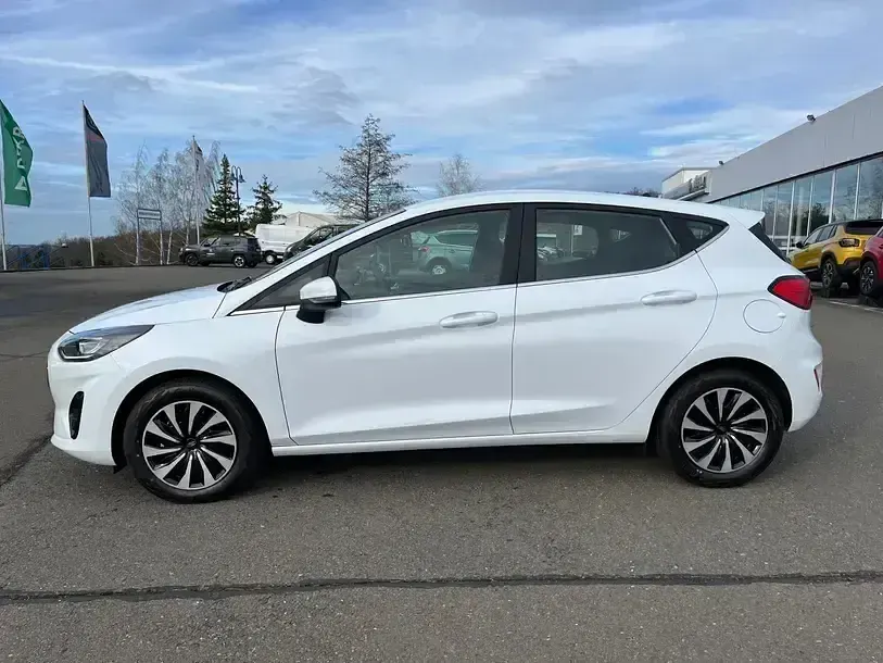 Gebraucht Ford Fiesta Titanium 125 PS (91 kW) 2023 Frostweiß Kleinwagen