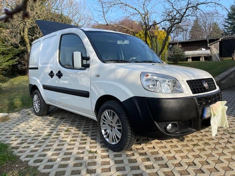 Gebraucht Fiat Doblò 75 PS (55 kW) 2009 Weiß Van / Kleinbus