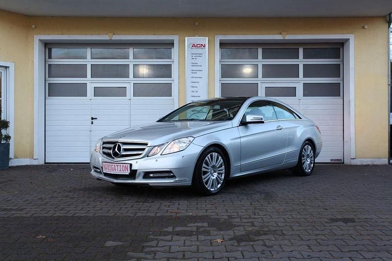 Gebraucht Mercedes E200 184 PS (135 kW) 2013 Silber