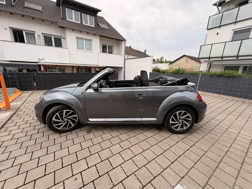 Gebraucht VW Beetle Sound 150 PS (110 kW) 2018 Grau Kleinwagen
