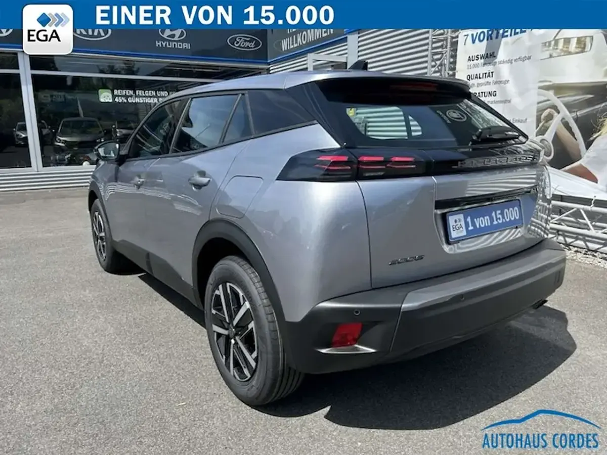 Neu Peugeot 2008 Style 101 PS (74 kW) 2026 Grau SUV