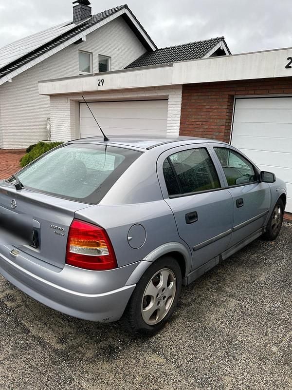 Silber Gebraucht 2000 Opel Astra Limousine | 900 € (Superpreis) - Bild 1/4