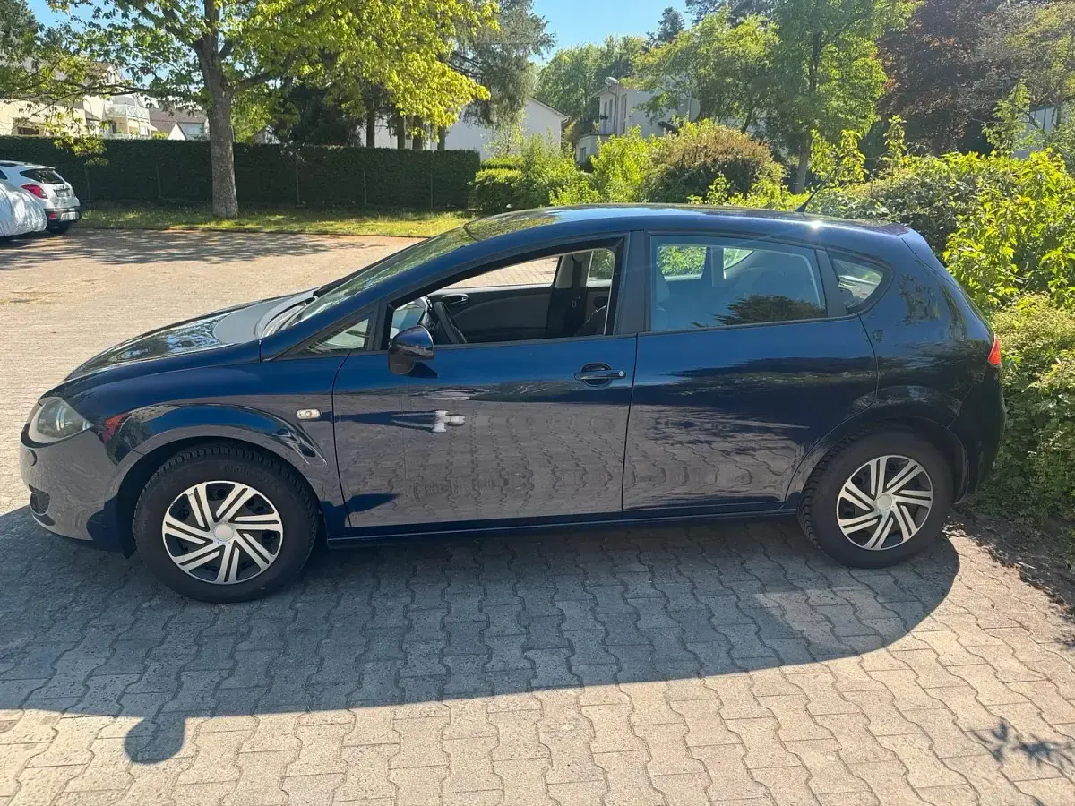 Usata Seat Leon 86 CV (63 kW) 2009 Blu Utilitaria