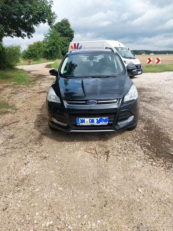 Schwarz Gebraucht 2013 Ford Kuga Titanium SUV | 8.300 € (Fairer Preis) - Bild 1/4