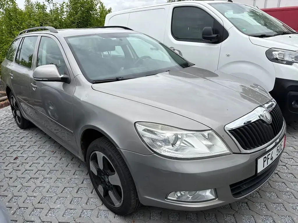 Gebraucht Skoda Octavia Impuls Edition 140 PS (102 kW) 2010 Beige Kombi