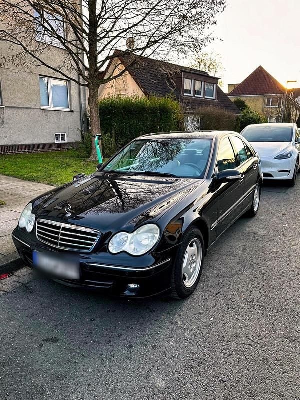 Gebraucht Mercedes C220 Avantgarde 150 PS (110 kW) 2006 Schwarz Limousine