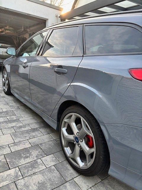 Gebraucht Ford Focus Sport 185 PS (136 kW) 2015 Grau Kombi