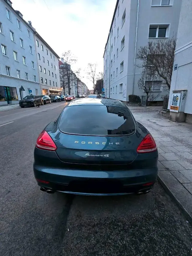 Gebraucht Porsche Panamera 4S 420 PS (308 kW) 2013 Blau Kleinwagen