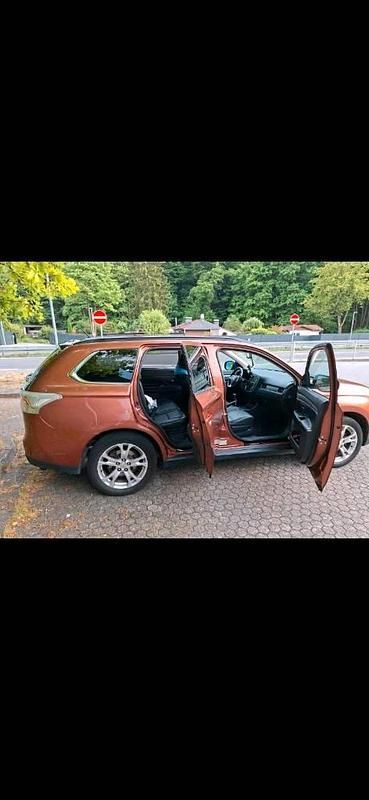 Gebraucht Mitsubishi Outlander 150 PS (110 kW) 2012 Orange SUV