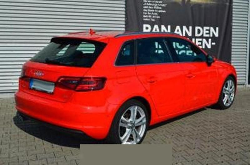 Gebraucht Audi A3 Ambition 150 PS (110 kW) 2014 Rot Limousine