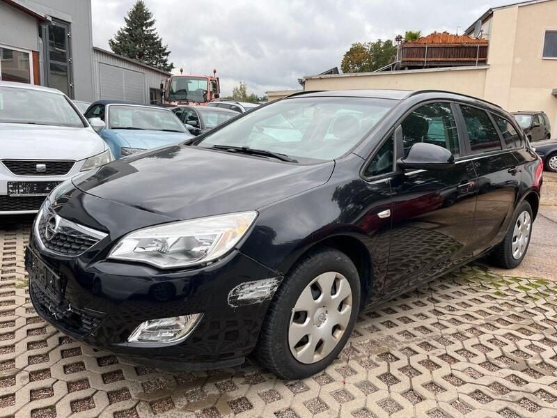 Gebraucht Opel Astra Design Edition 140 PS (102 kW) 2011 Schwarz Kombi
