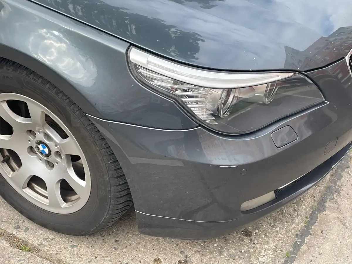 Gebraucht BMW 525 197 PS (144 kW) 2007 Grau Kombi