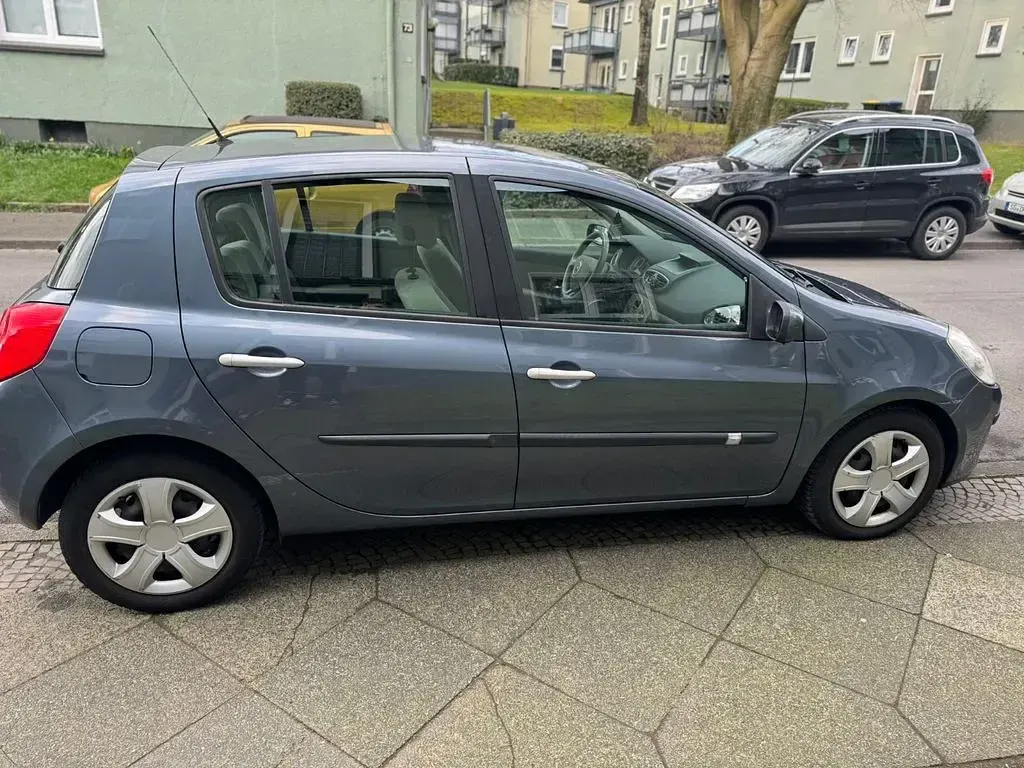 Gebraucht Renault Clio II Expression 88 PS (64 kW) 2005 Blau Limousine