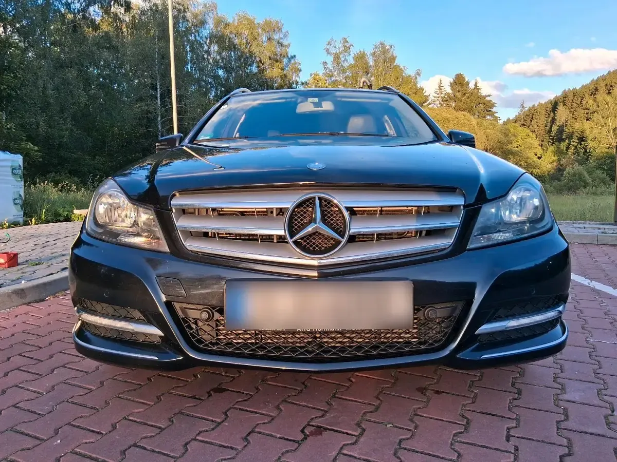 Gebraucht Mercedes C220 Avantgarde 170 PS (125 kW) 2012 Schwarz Limousine