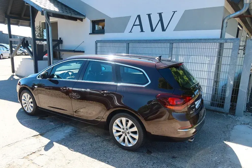 Gebraucht Opel Astra 140 PS (102 kW) 2015 Braun Kombi