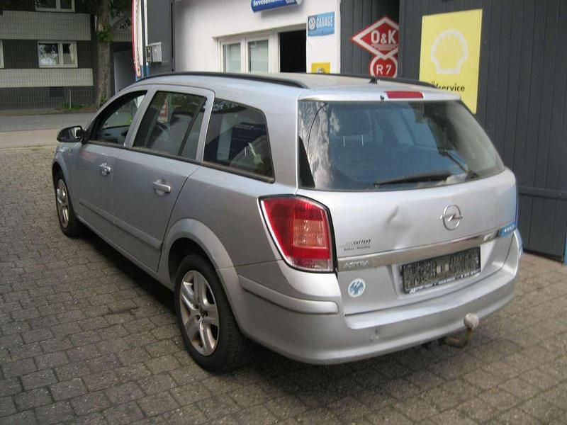 Gebraucht Opel Astra 90 PS (66 kW) 2008 Silber Kombi