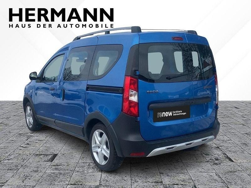 Gebraucht Dacia Dokker Celebration 116 PS (85 kW) 2017 Adriablau (blau) Van / Kleinbus