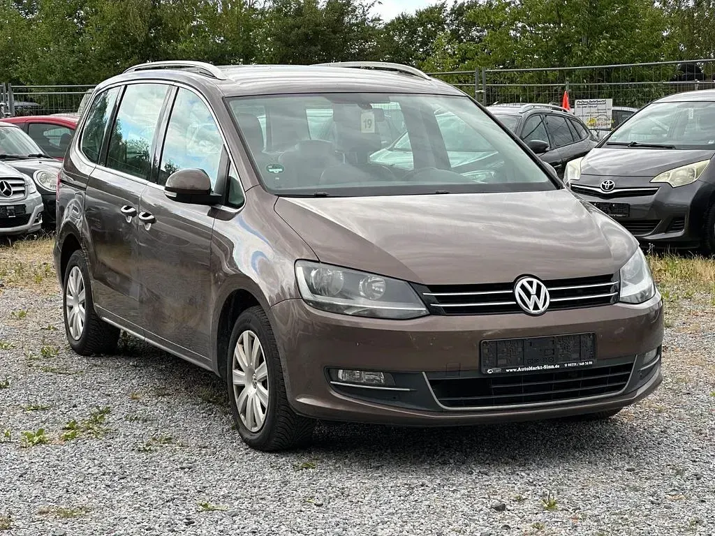 Gebraucht VW Sharan Highline 140 PS (102 kW) 2011 Braun Van / Kleinbus