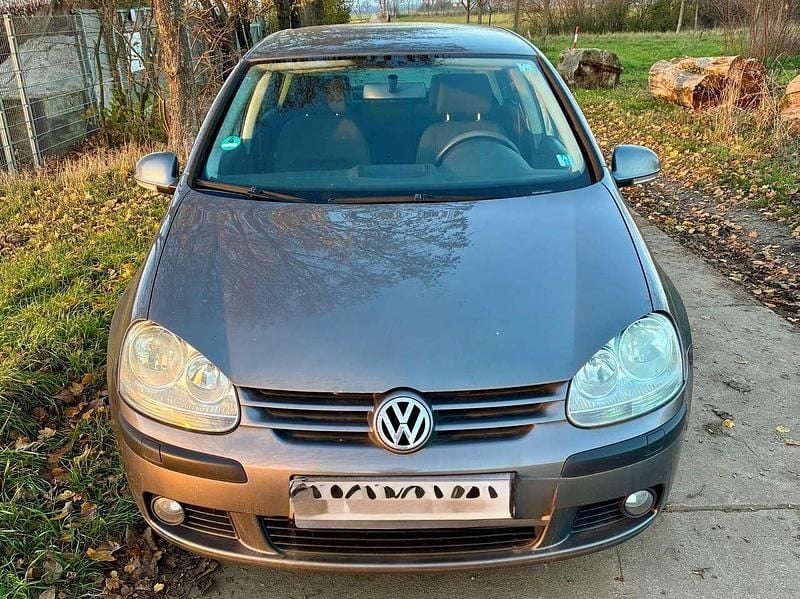 Grau Gebraucht 2005 VW Golf IV Limousine | 1.888 € (Guter Preis) - Bild 1/4