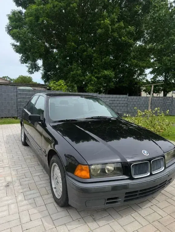 Gebraucht BMW 316 102 PS (75 kW) 1997 Schwarz Limousine