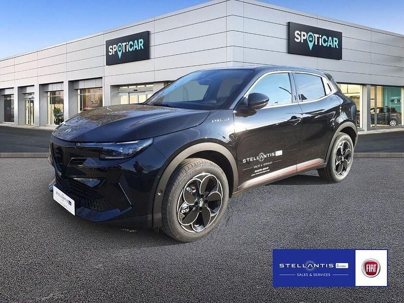 Schwarz Gebraucht 2025 Alfa Romeo Junior Edizione Speciale SUV | 28.480 € (Guter Preis) - Bild 1/4