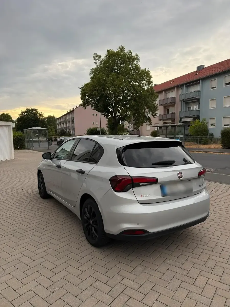 Gebraucht Fiat Tipo 95 PS (69 kW) 2020 Silber Kleinwagen