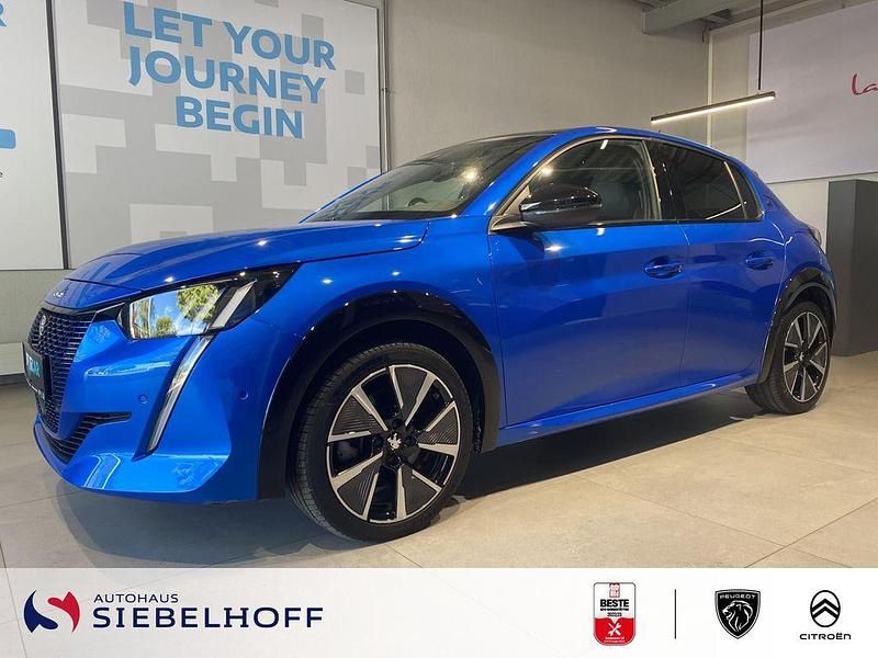 Blau Gebraucht 2021 Peugeot e-208 GT Kleinwagen | 17.695 € (Fairer Preis) - Bild 1/4