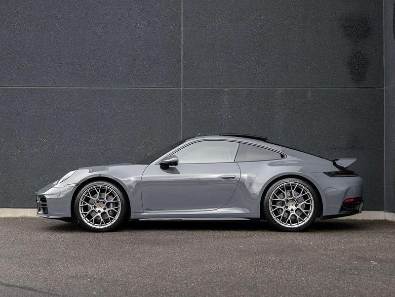 Gebraucht Porsche 992 394 PS (289 kW) 2024 Grau Coupé
