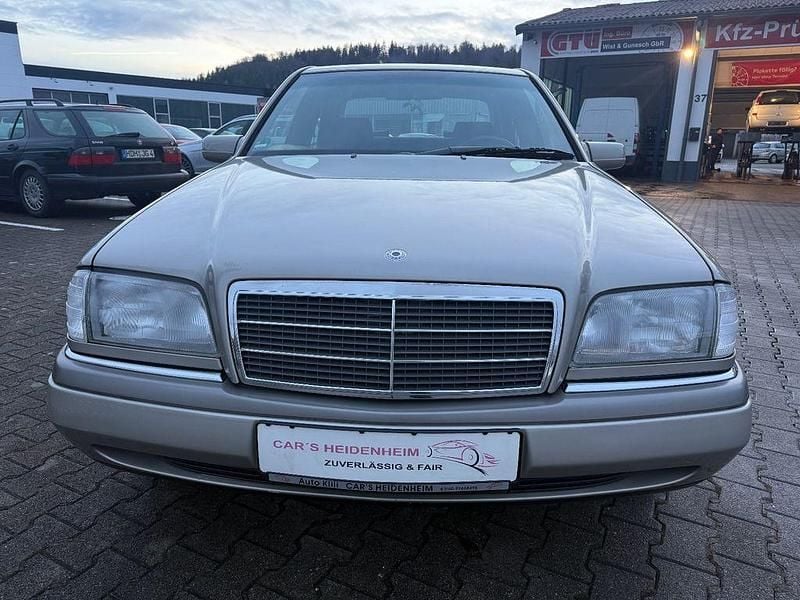 Gebraucht Mercedes C220 Elegance 150 PS (110 kW) 1994 Braun Limousine
