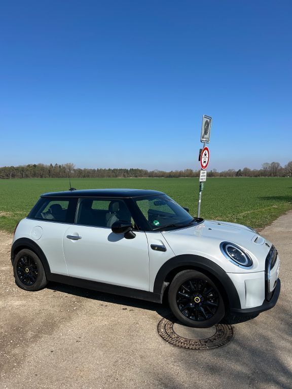 Silber Gebraucht 2021 Mini Cooper SE Classic Kleinwagen | 18.000 € (Fairer Preis) - Bild 1/4