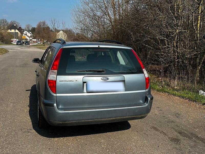 Gebraucht Ford Mondeo 125 PS (91 kW) 2001 Grau Kombi