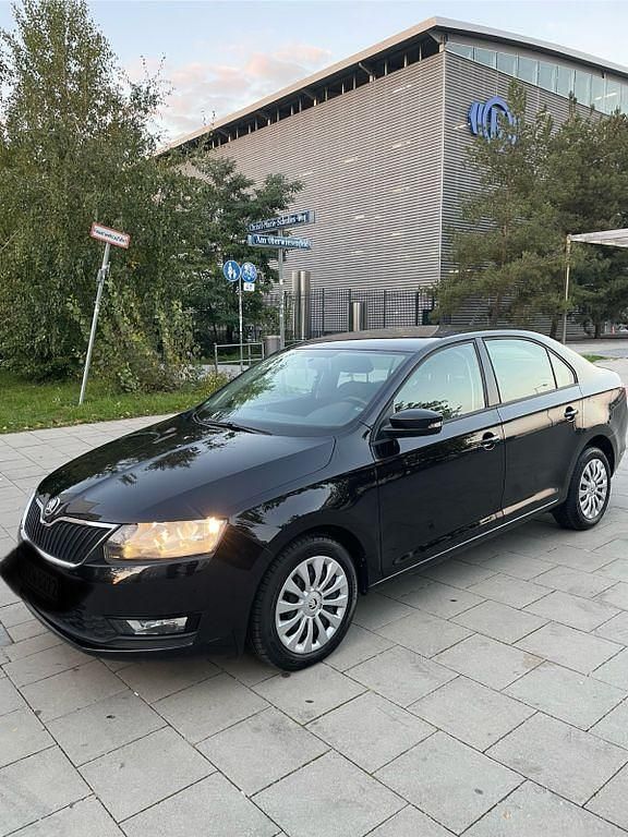 Schwarz Gebraucht 2019 Skoda Rapid Active Limousine | 7.990 € (Guter Preis) - Bild 1/4